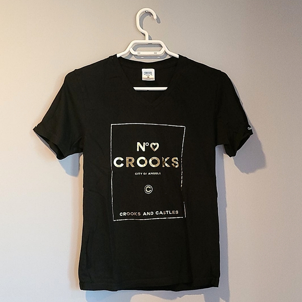 Crooks & Castles T-shirt - Size Small